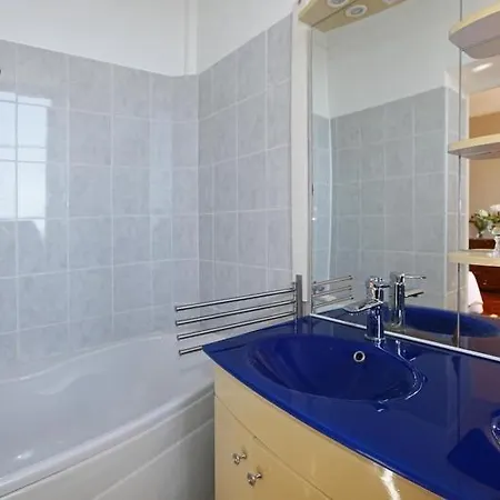 Apartman Palmeraie - Magnifique D'epoque Avec Vue 4 Personnes Avec Terrasse Le Port